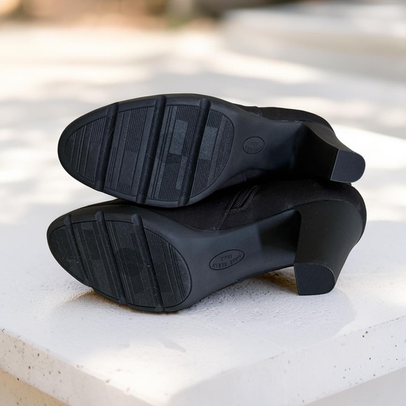 NWT Women’s Anne Klein Black Fabric Ankle Boots! Size 10! NEW! - Picture 5 of 9